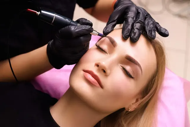 Transform Your Look: The Ultimate Guide to Choosing Between Microblading, Powder Ombre, and Hybrid Brows